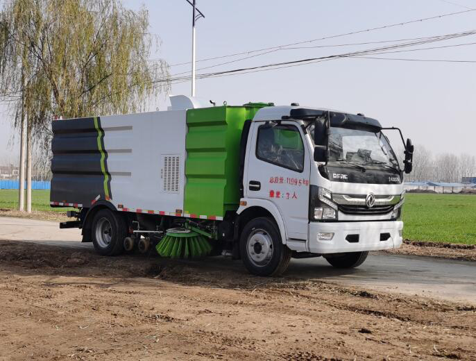 中蕴达牌LZZ5120TXSEQ6洗扫车