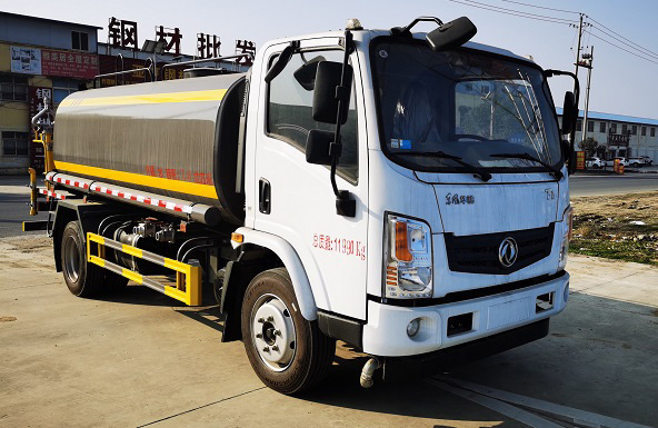 程力威牌CLW5120GSS6CD洒水车