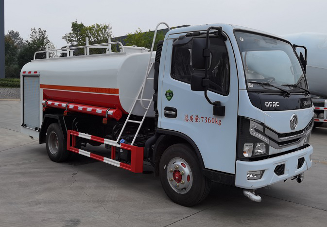 程力威牌CLW5070GSS6XC洒水车